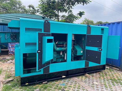 200KW康明斯静音发电机机组
